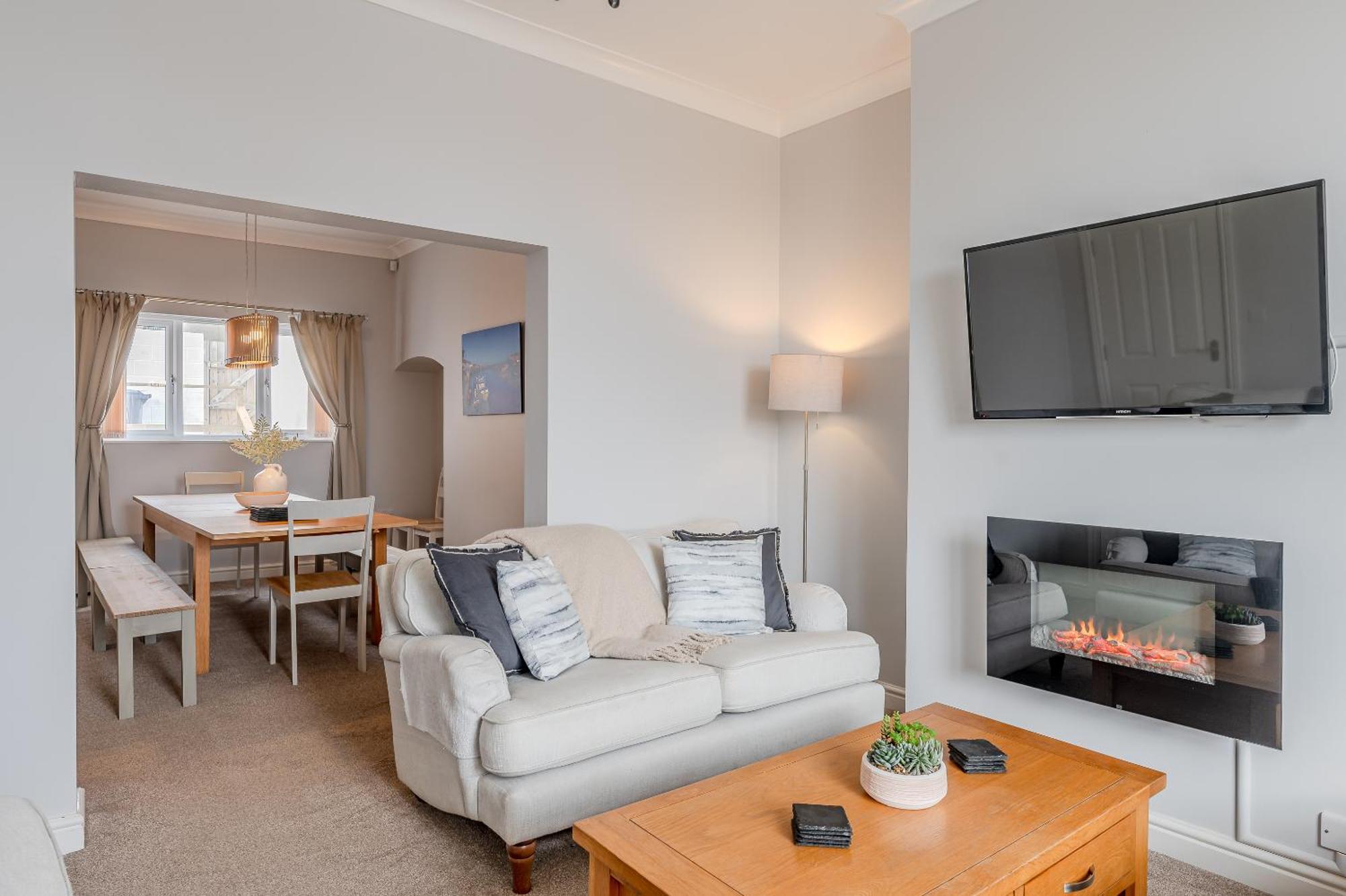 Rosemill - Large Pet Friendly Home With Off Road Parking Whitby Kültér fotó